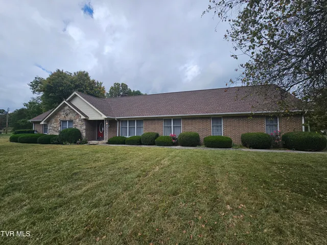 $375,000 | 28065 Lee Highway, Abingdon, VA 24211