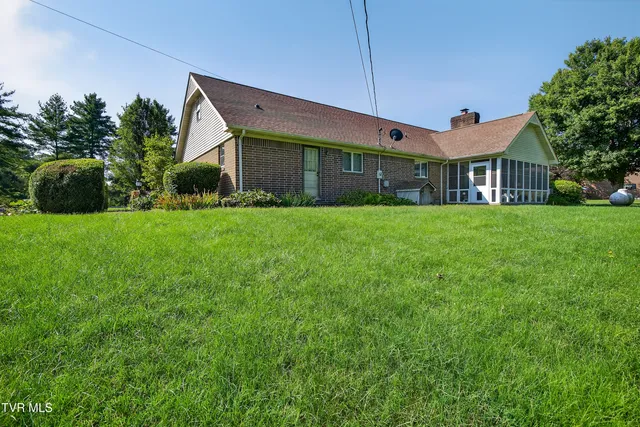 $375,000 | 28065 Lee Highway, Abingdon, VA 24211