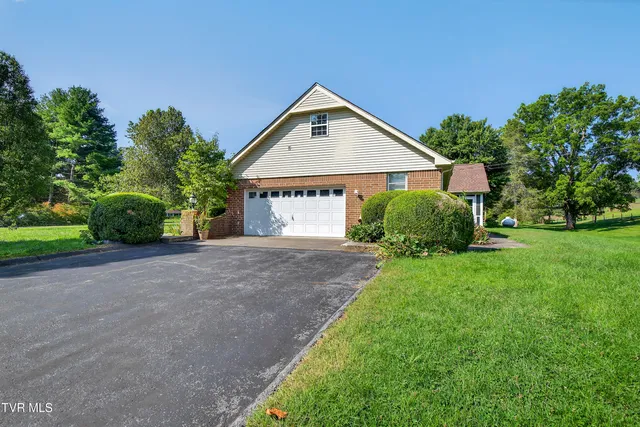 $375,000 | 28065 Lee Highway, Abingdon, VA 24211