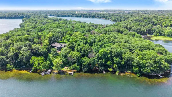 $975,000 | 8000 Hill Trail North, Lake Elmo, MN 55042