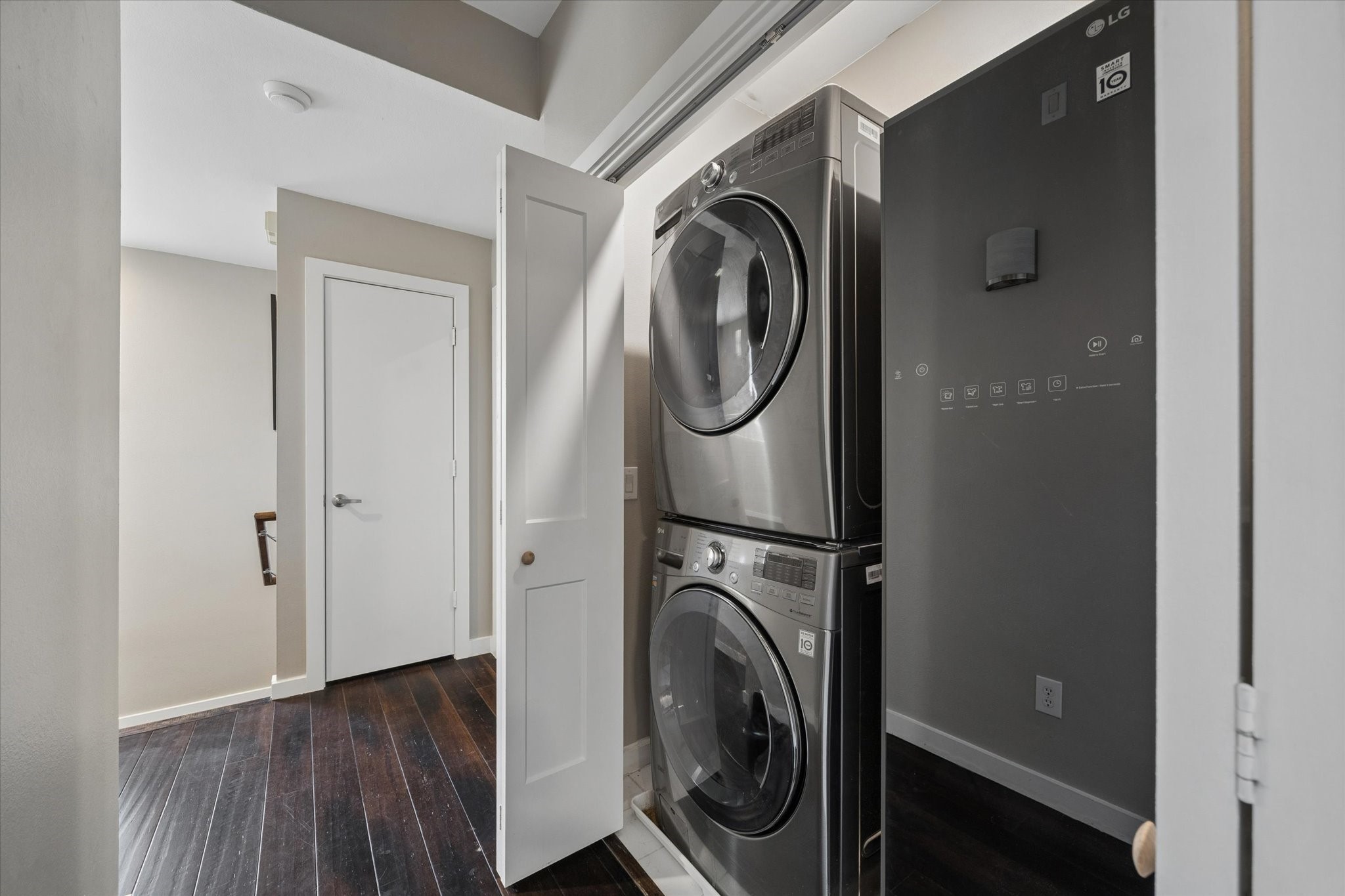 4331 O'Reilly Houston, TX 77007 - Photo 43 of 45 Washer & Dryer located on second floor along side primary bedroom and guest bedroom.