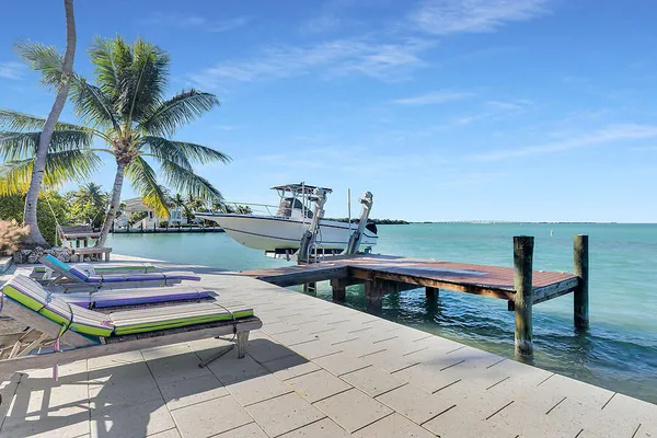 $5,600,000 | 166 Bayview Drive, Islamorada, FL 33036