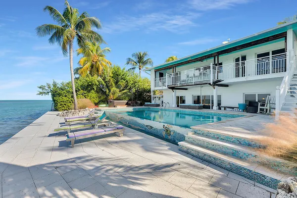 $5,600,000 | 166 Bayview Drive, Islamorada, FL 33036