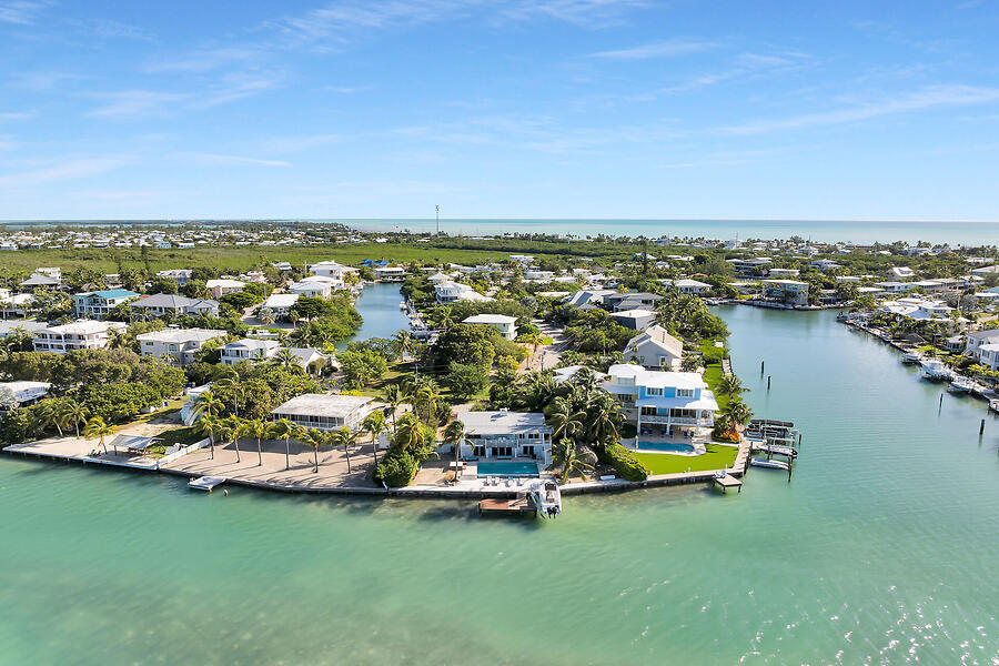 166 Bayview Drive Islamorada, FL 33036 - Photo 4 of 38 virtual-tour-360842-05
