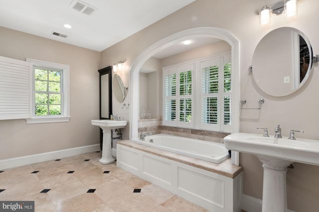 $2,495,000 | 5011 Rockmere Court, Bethesda, MD 20816