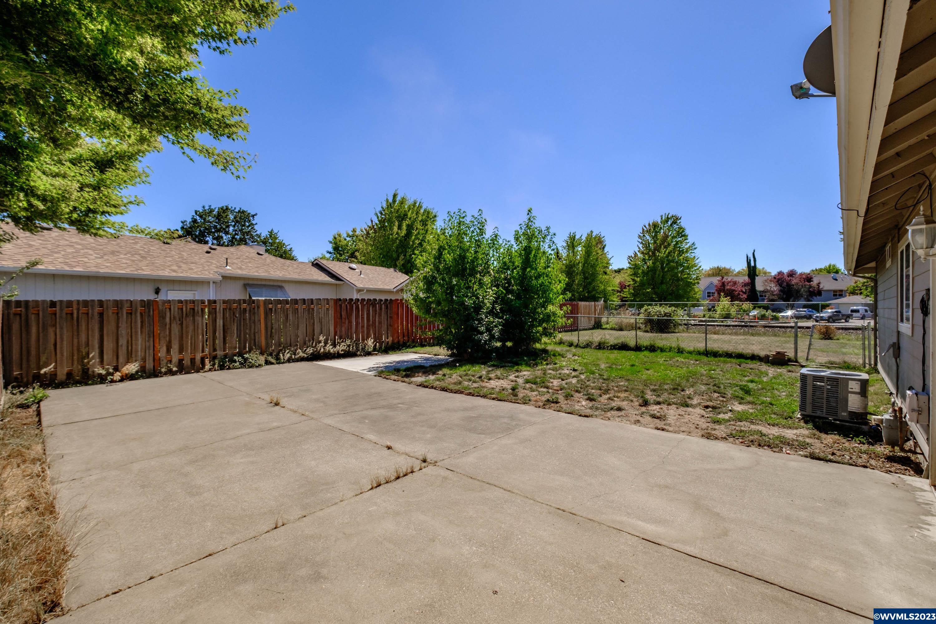 2510 Del Rio Court Southeast Albany, OR 97322 - Photo 34 of 42 Gallery Image 34