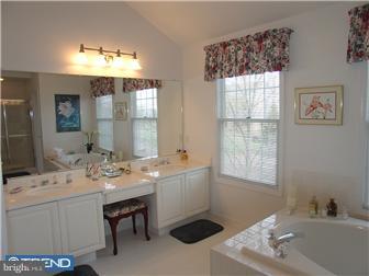 114 Brandon Road Pennington, NJ 08534 - Photo 10 of 12 Bathroom