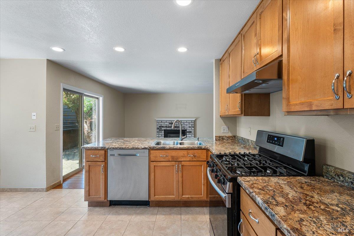 1938 Gambels Way Santa Rosa, CA 95403 - Photo 6 of 19