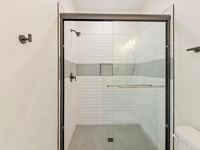 $1,800 | 4064-1 Biltmore Avenue, Tallahassee, FL 32311