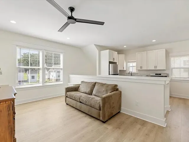 $1,800 | 4064-1 Biltmore Avenue, Tallahassee, FL 32311