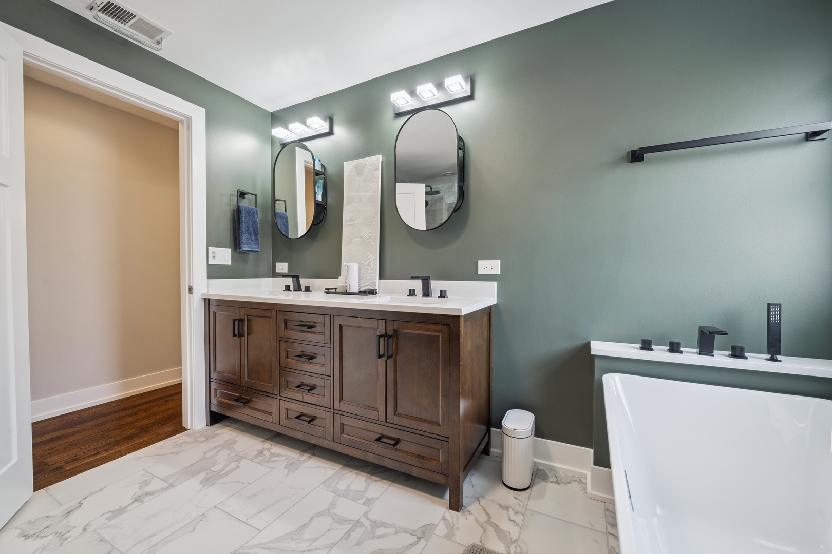3247 North Rutherford Avenue Chicago, IL 60634 - Photo 16 of 30 Gallery Image 16