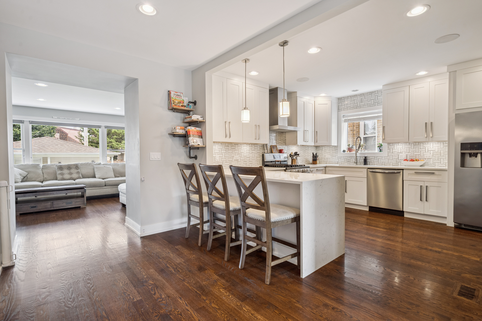 3247 North Rutherford Avenue Chicago, IL 60634 - Photo 8 of 30 Gallery Image 8