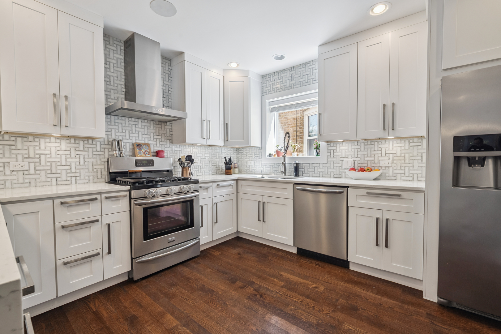 3247 North Rutherford Avenue Chicago, IL 60634 - Photo 9 of 30 Gallery Image 9
