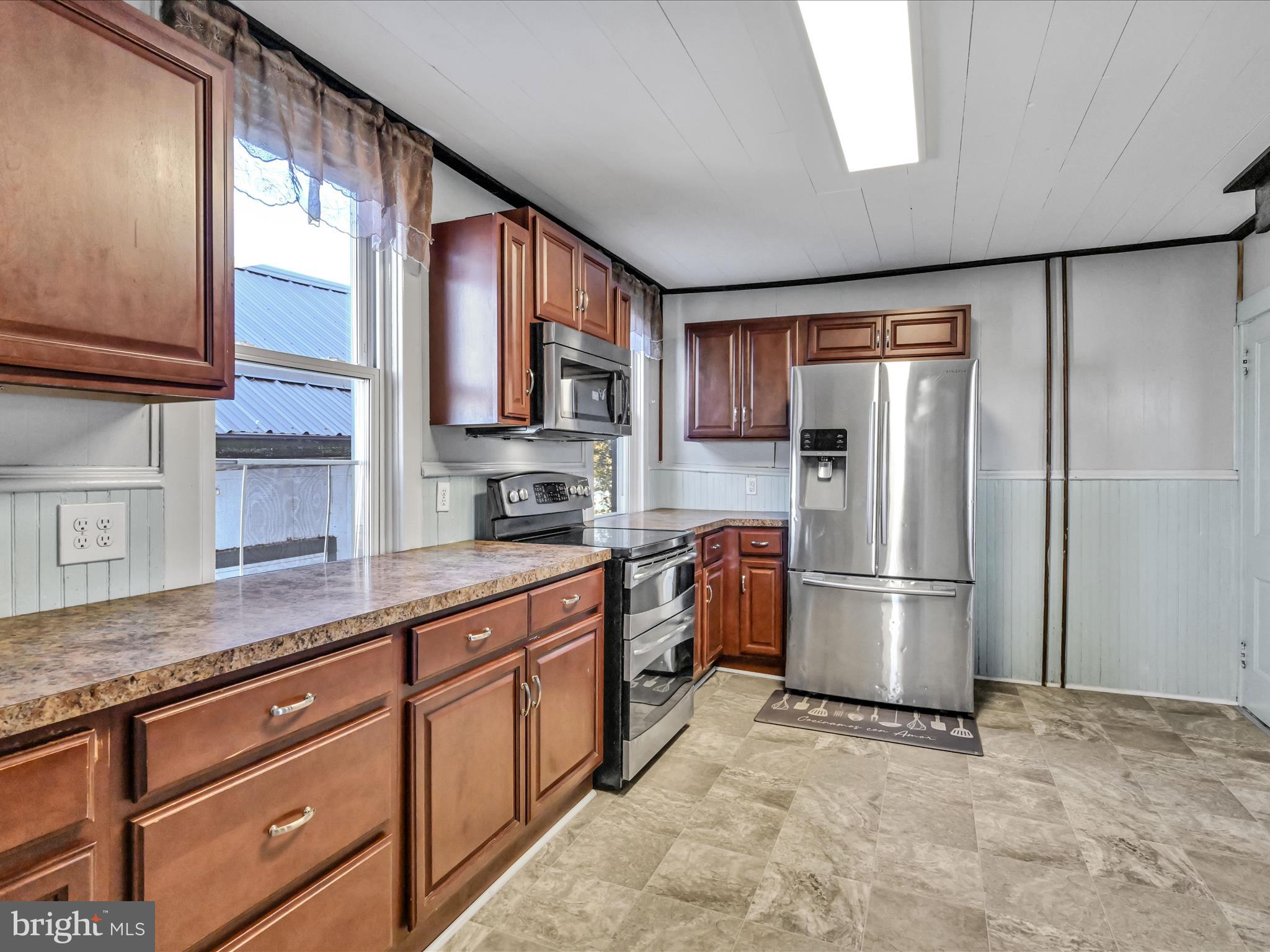 1000 Stracks Dam Road Lebanon, PA 17046 - Photo 10 of 68 Kitchen