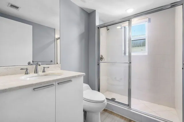 $614,000 | 2640 Lake Shore Drive, Unit 614, Riviera Beach, FL 33404