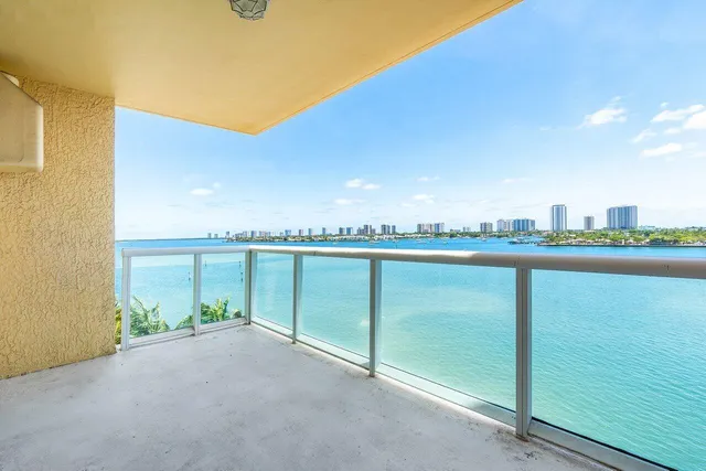 $614,000 | 2640 Lake Shore Drive, Unit 614, Riviera Beach, FL 33404