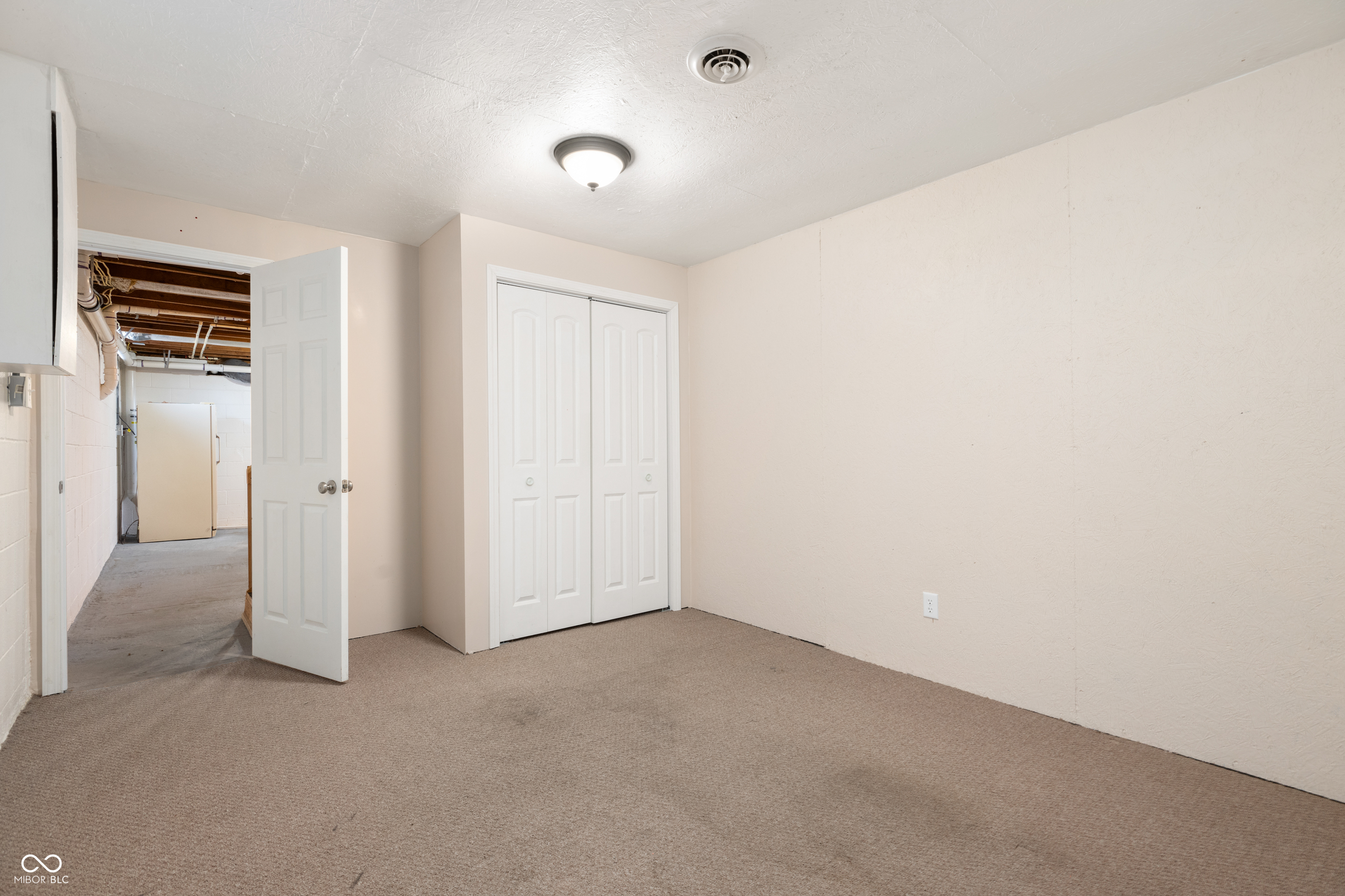 712 North Pendleton Avenue Pendleton, IN 46064 - Photo 14 of 29