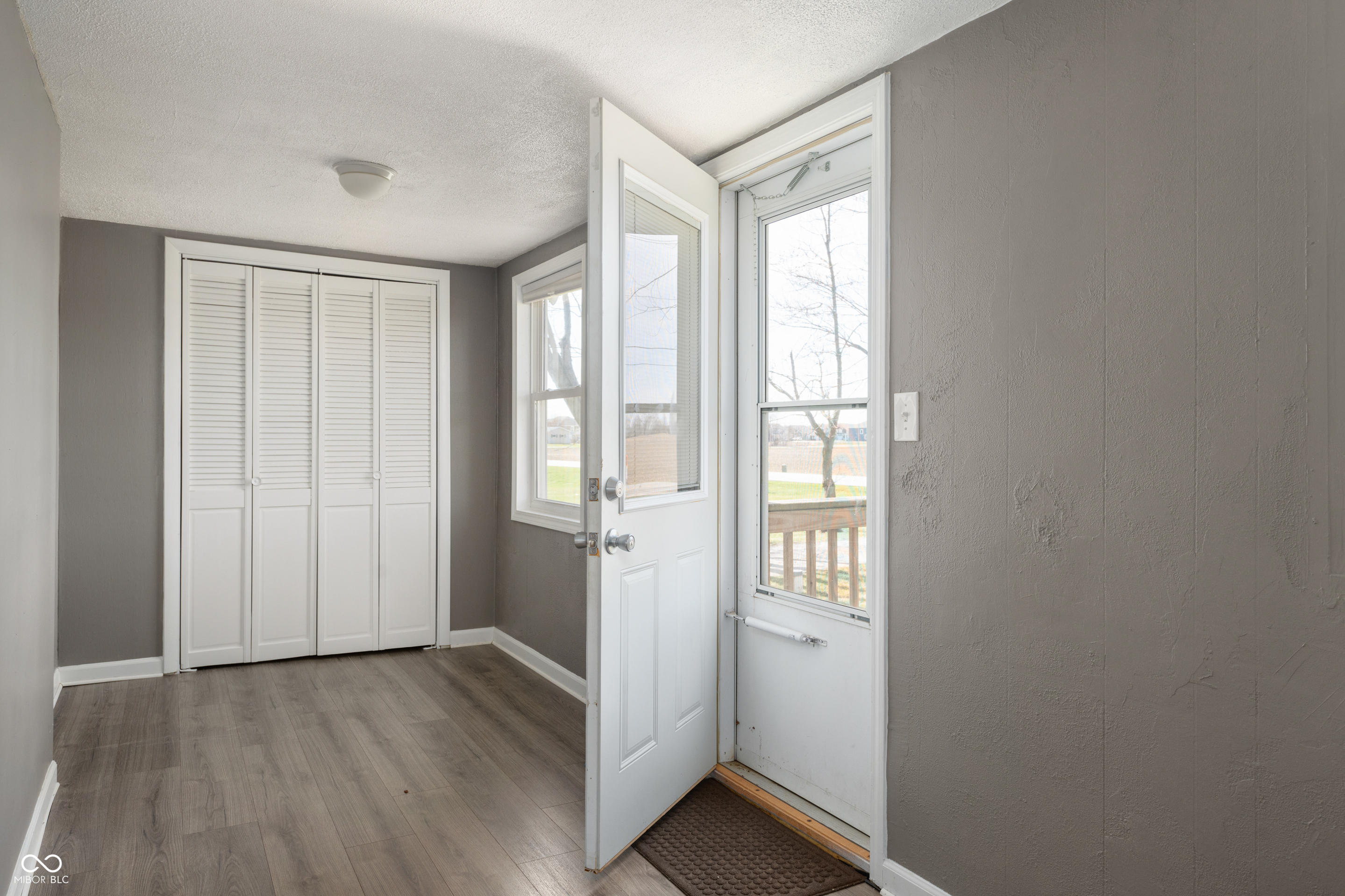 712 North Pendleton Avenue Pendleton, IN 46064 - Photo 5 of 29