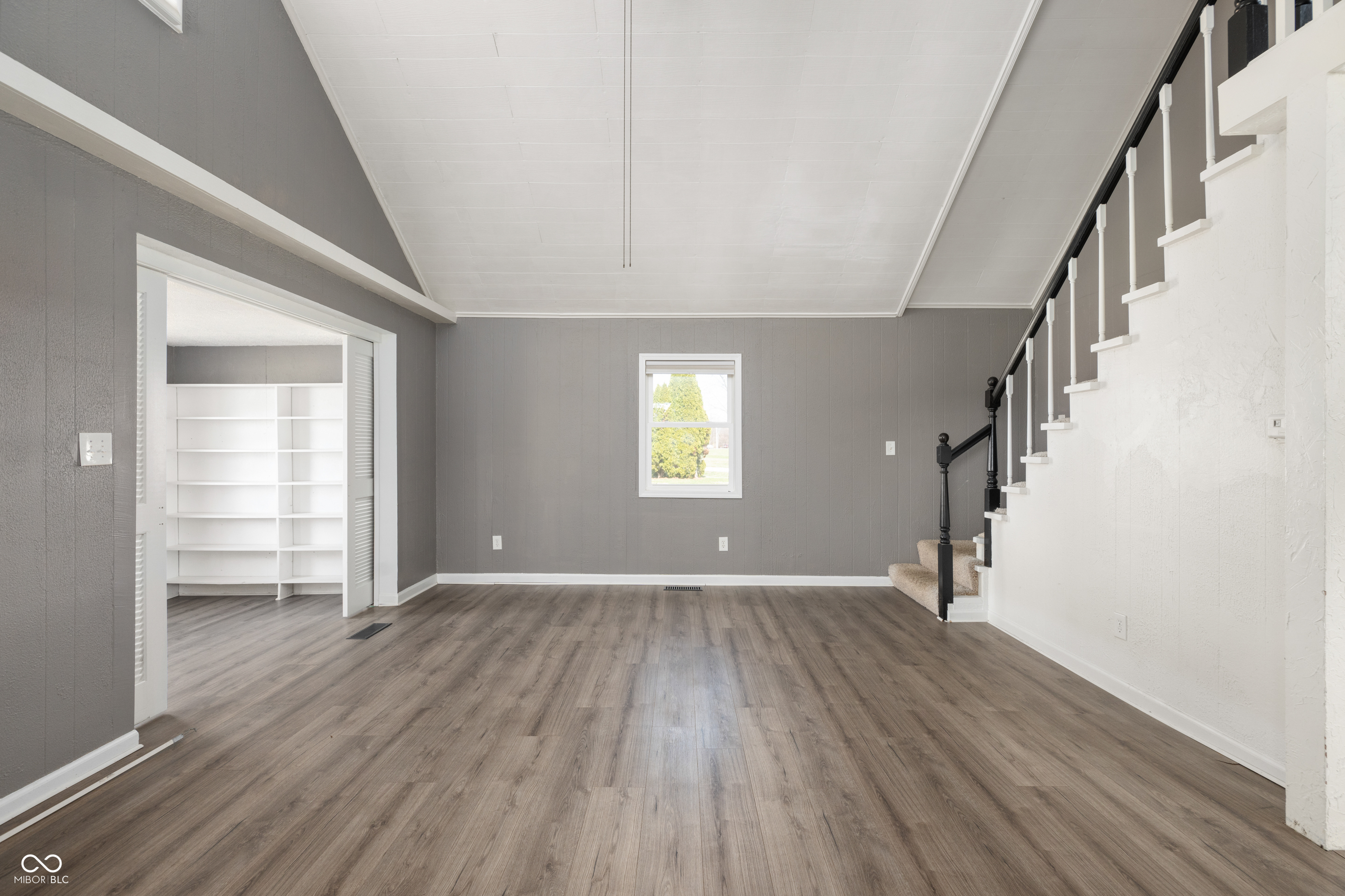 712 North Pendleton Avenue Pendleton, IN 46064 - Photo 7 of 29