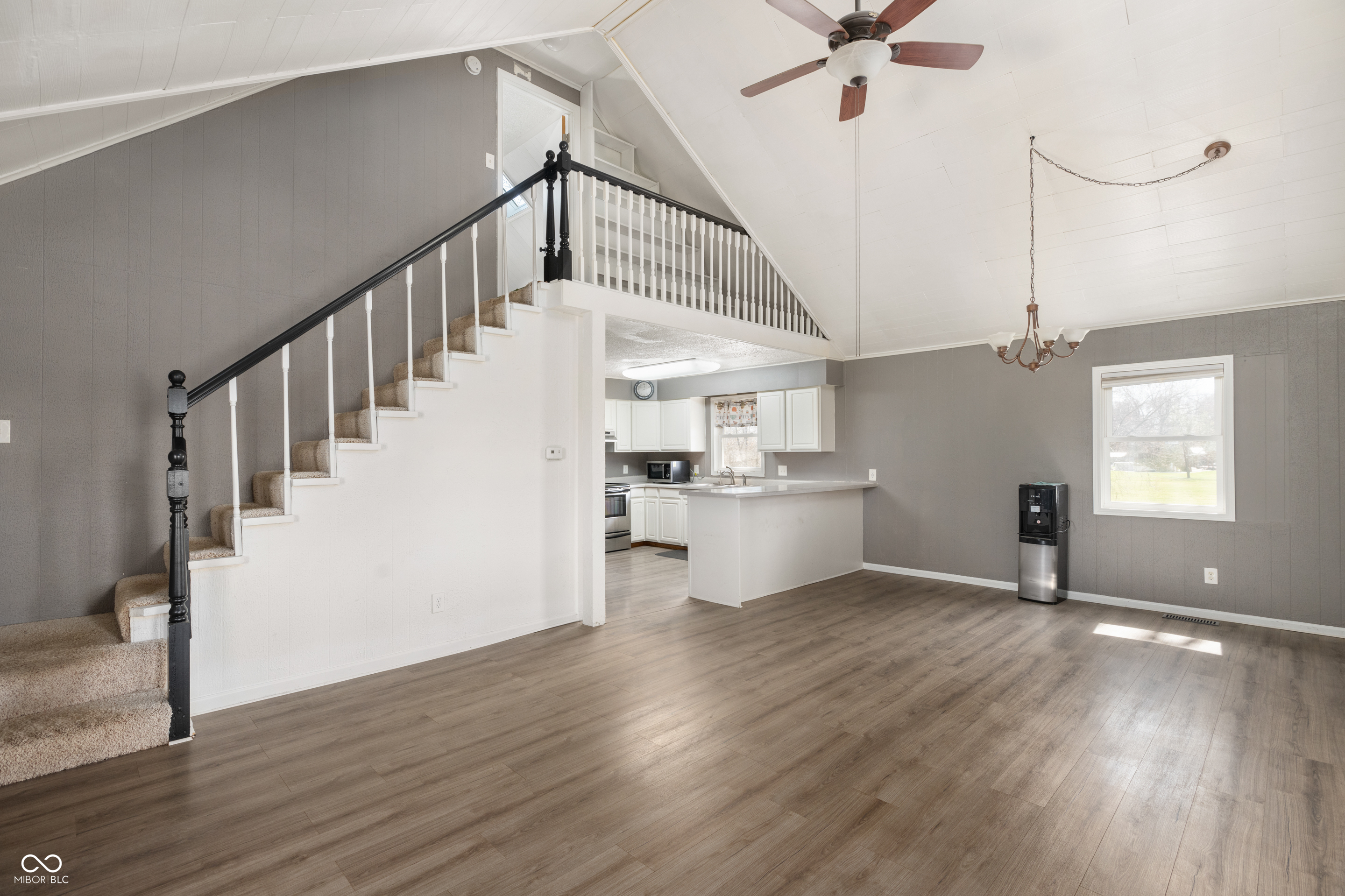 712 North Pendleton Avenue Pendleton, IN 46064 - Photo 8 of 29