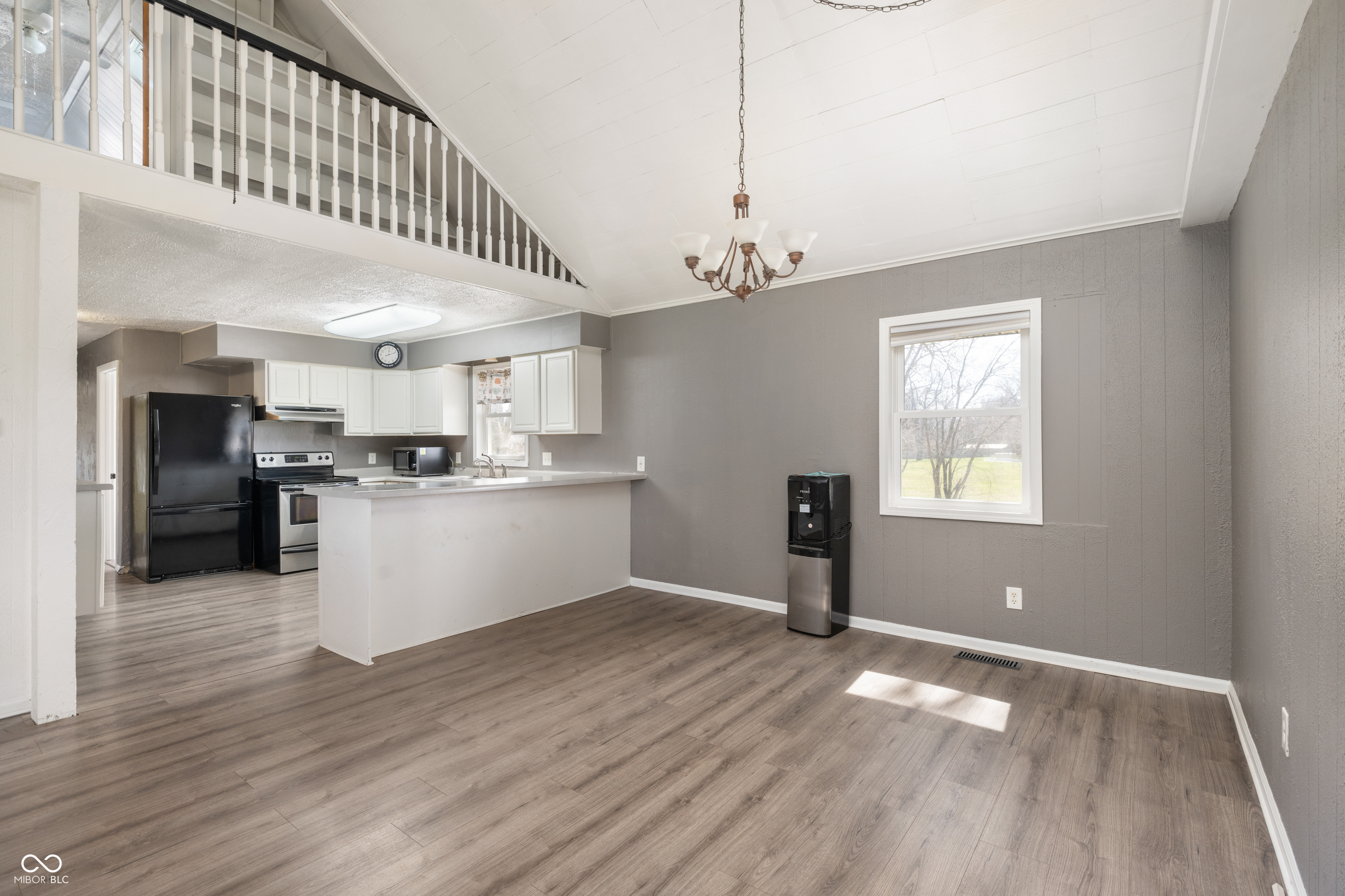 712 North Pendleton Avenue Pendleton, IN 46064 - Photo 9 of 29