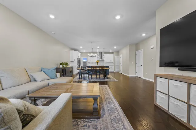 $625,000 | 249 Hoffmann Drive, Buffalo Grove, IL 60089