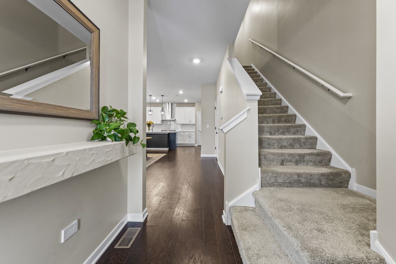 249 Hoffmann Drive Buffalo Grove, IL 60089 - Photo 23 of 36