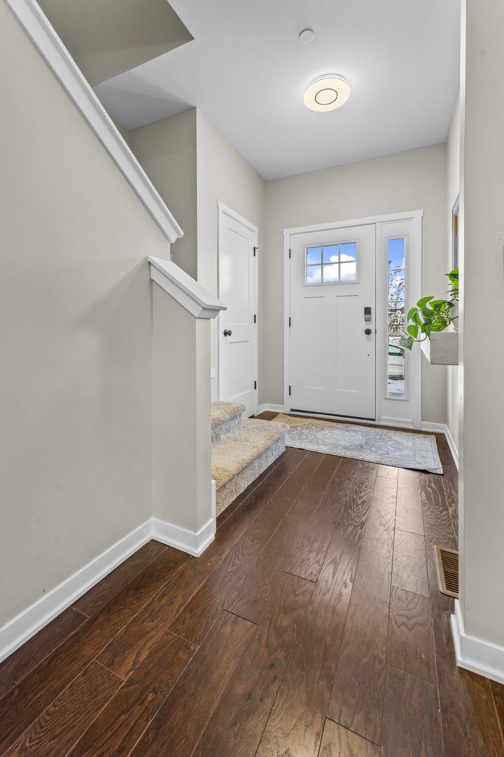 249 Hoffmann Drive Buffalo Grove, IL 60089 - Photo 24 of 36