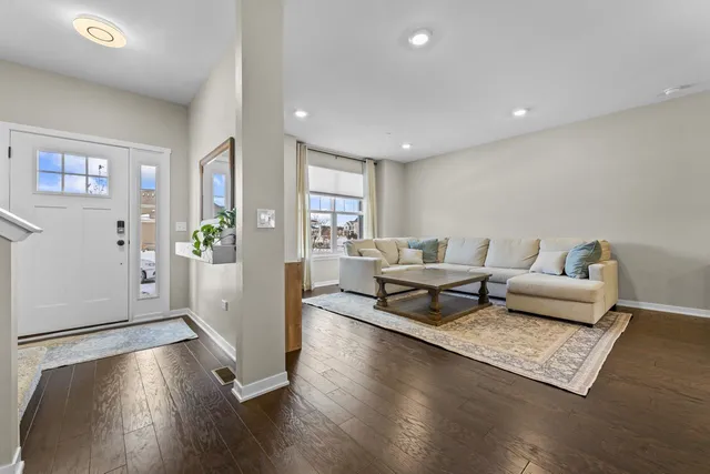 $625,000 | 249 Hoffmann Drive, Buffalo Grove, IL 60089