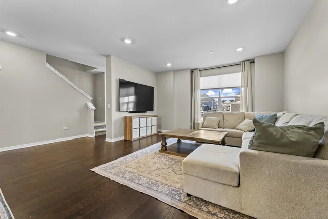 $625,000 | 249 Hoffmann Drive, Buffalo Grove, IL 60089