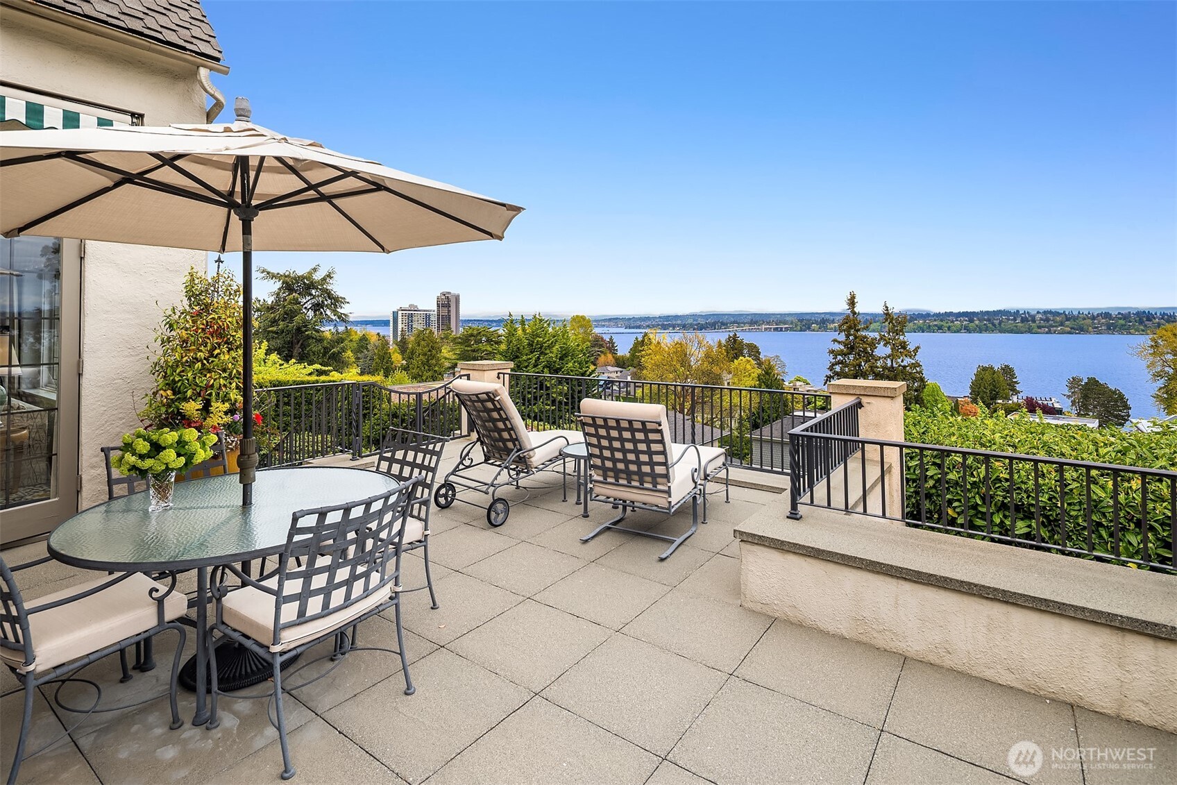 1108 39th Avenue East Seattle, WA 98112 - Photo 2 of 35