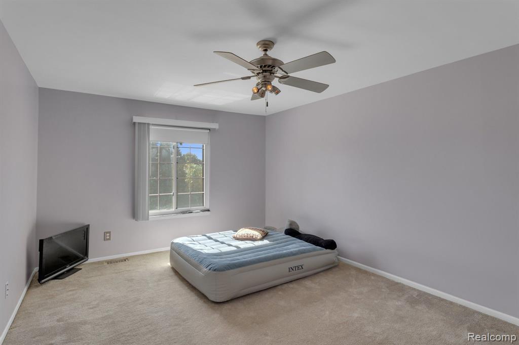 70 Meadow Wood Drive Rochester, MI 48307 - Photo 21 of 25