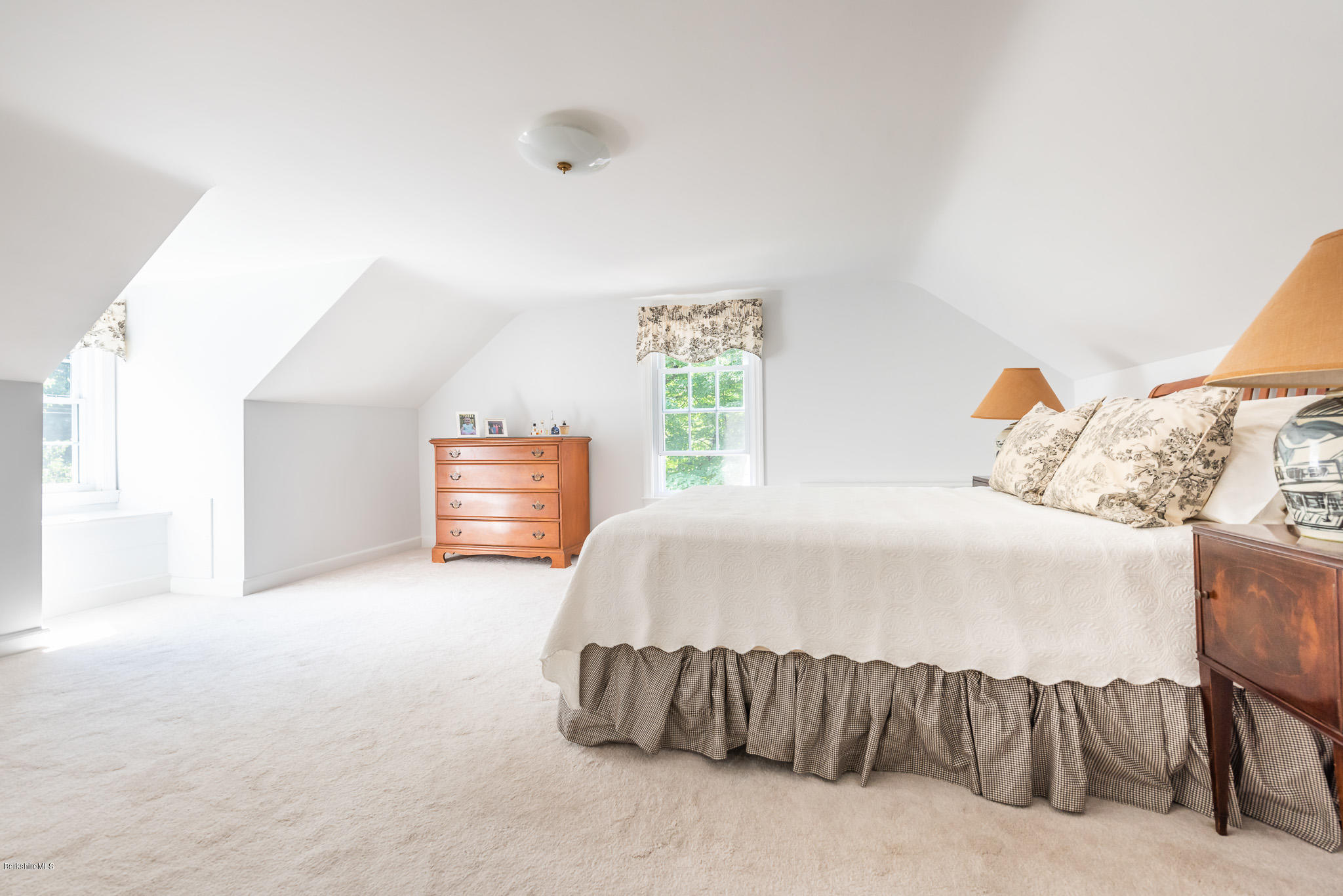 309 North Plain Road Great Barrington, MA 01236 - Photo 19 of 24 Guest Room