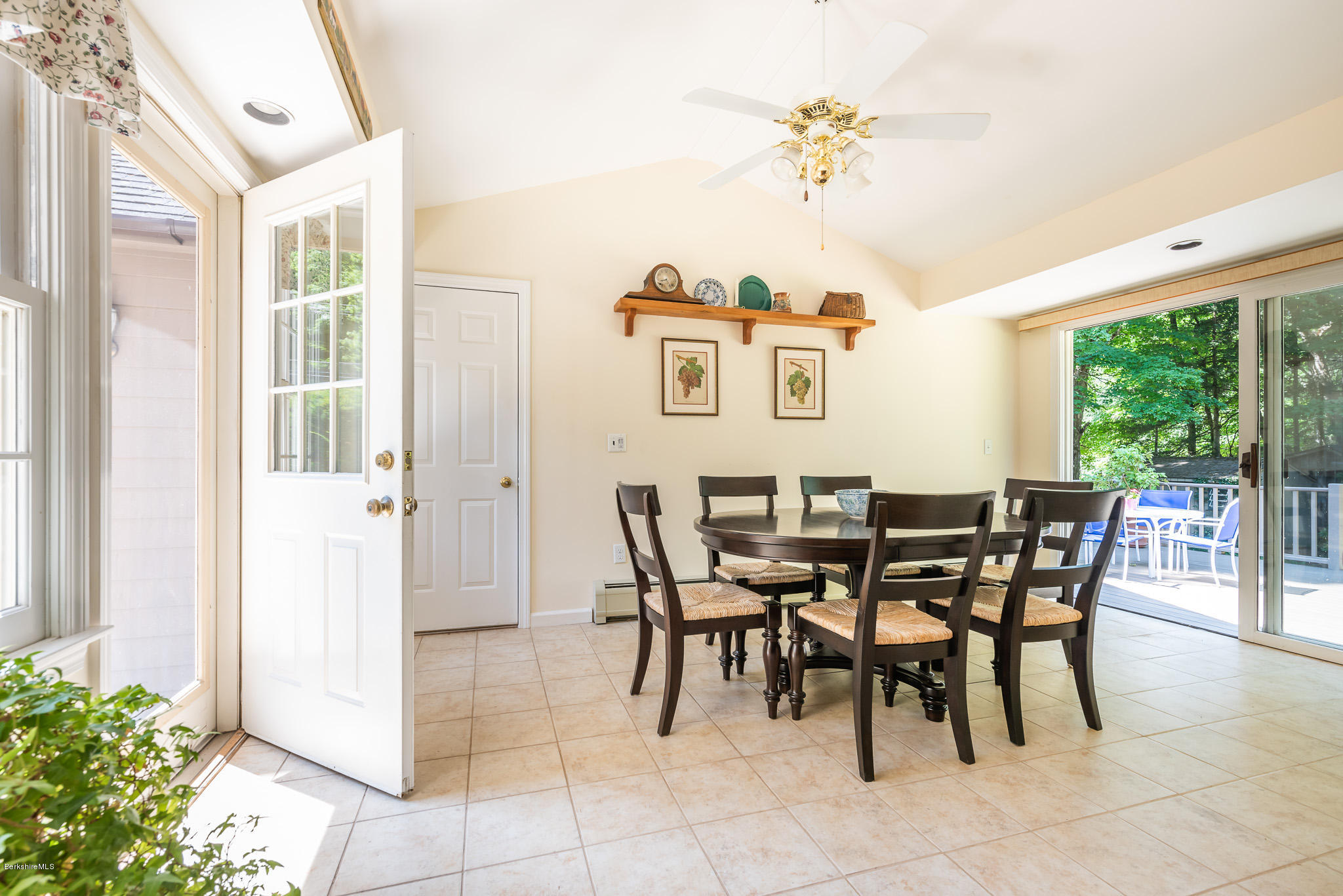 309 North Plain Road Great Barrington, MA 01236 - Photo 7 of 24 Light Breakfast Area