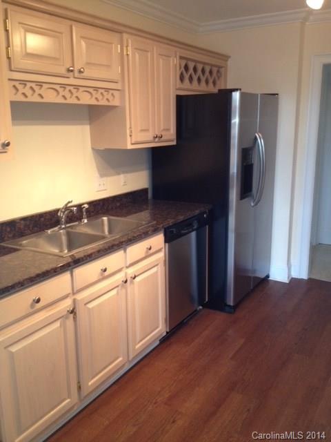 1301 Queens Road, Unit 201 Charlotte, NC 28207 - Photo 3 of 7