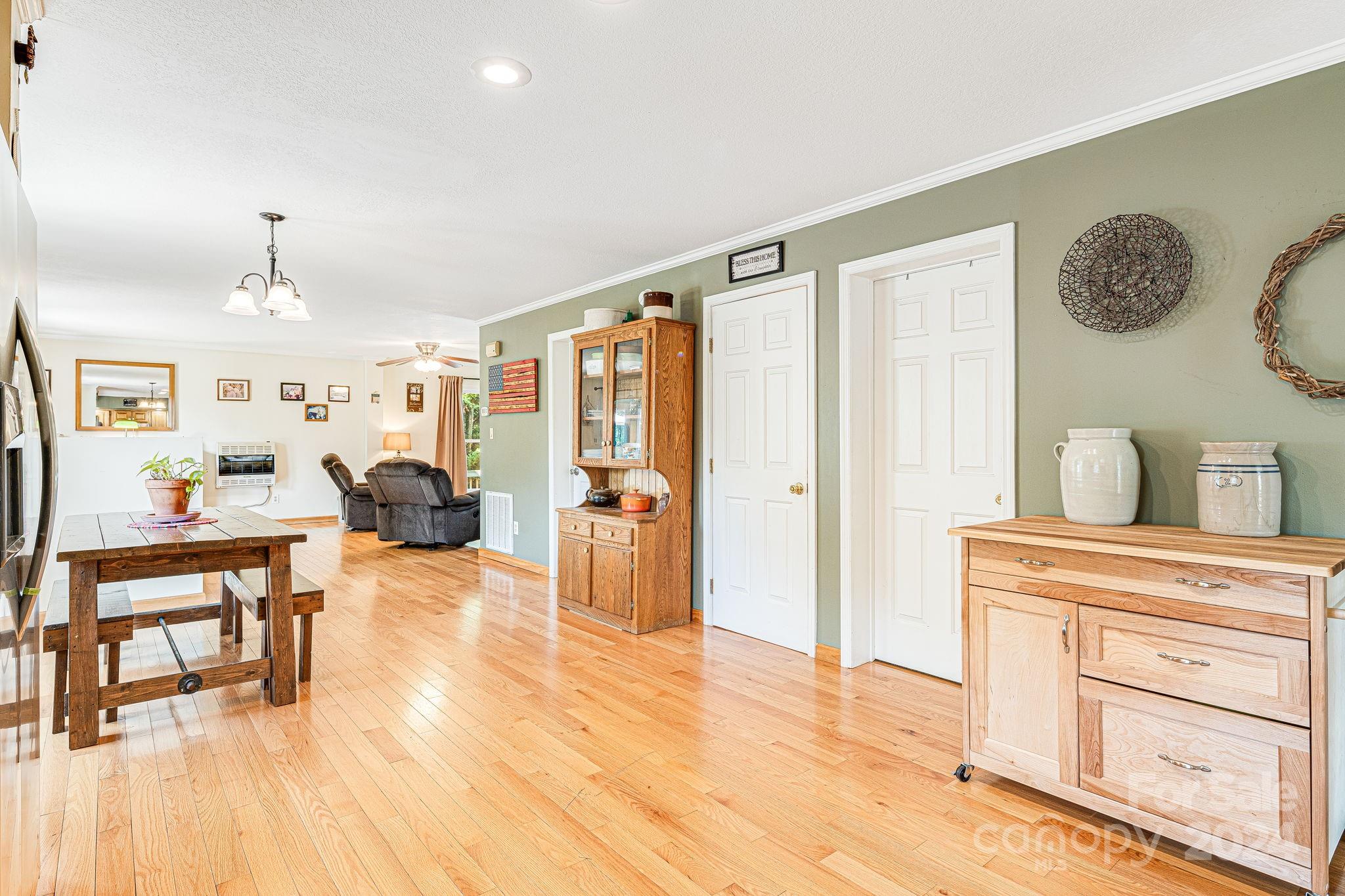 110 Diamond Ridge Marshall, NC 28753 - Photo 5 of 47 Gallery Image 5