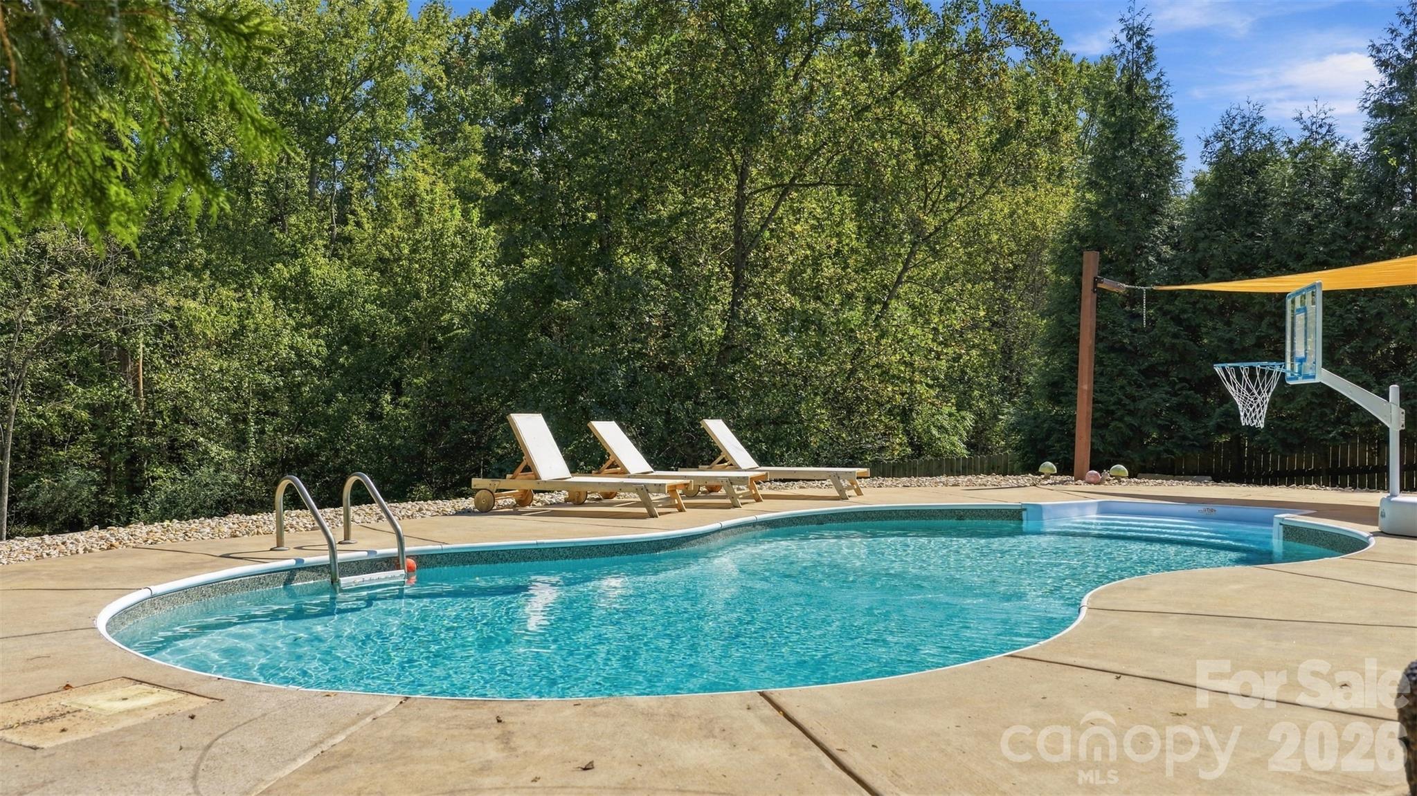7122 Rothmore Street Charlotte, NC 28215 - Photo 4 of 46 Gallery Image 4