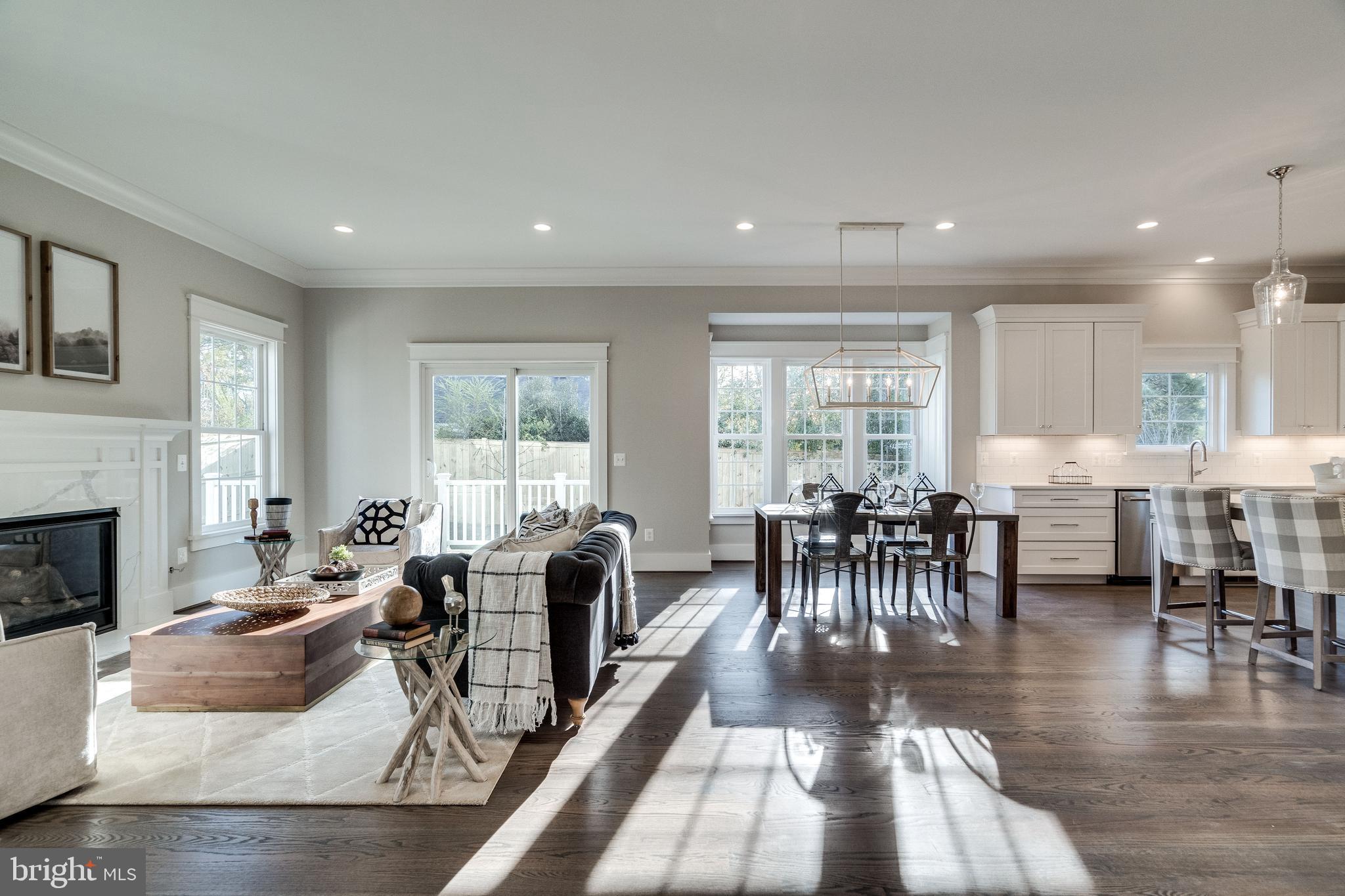 8016 Wellington Road Alexandria, VA 22308 - Photo 10 of 43 Tons of natural light