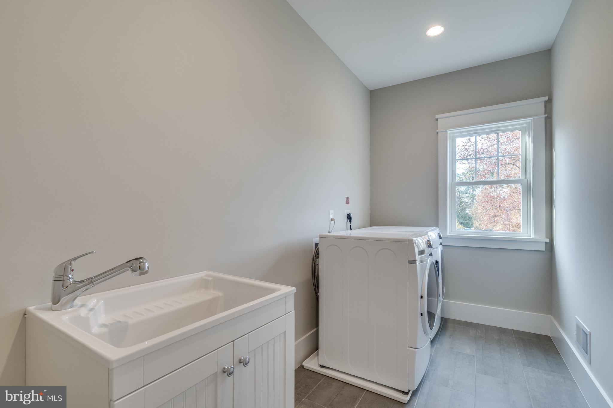 8016 Wellington Road Alexandria, VA 22308 - Photo 30 of 43 Bedroom level laundry room