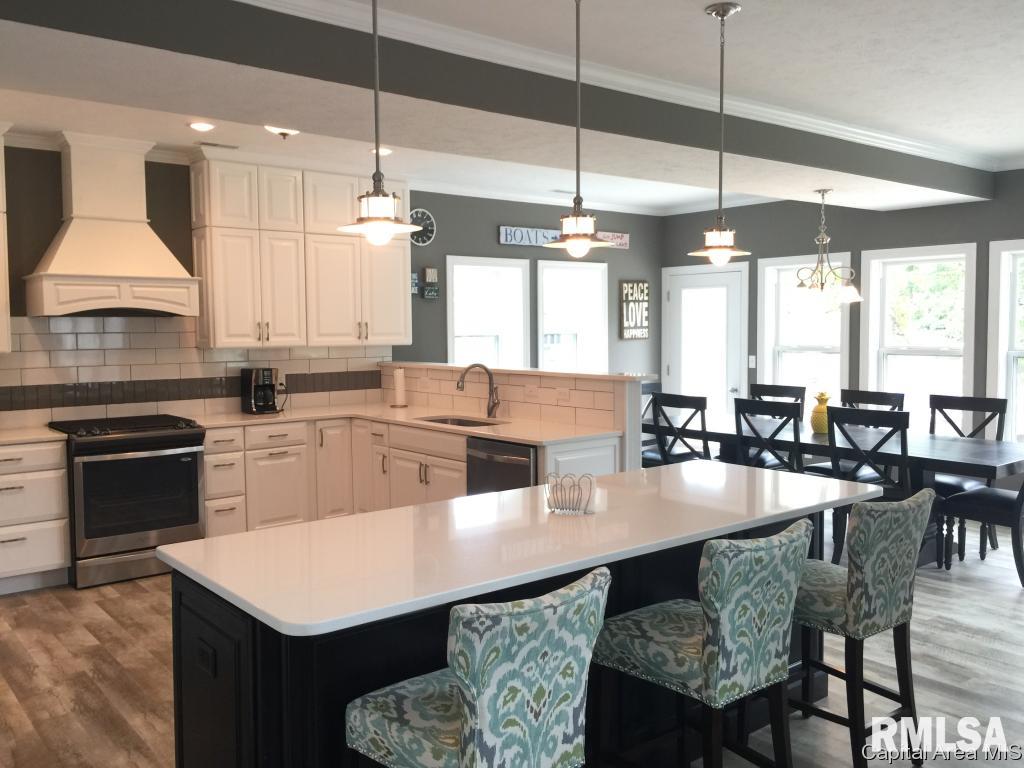766 Persimmon Road Petersburg, IL 62675 - Photo 12 of 33 Gallery Image 12