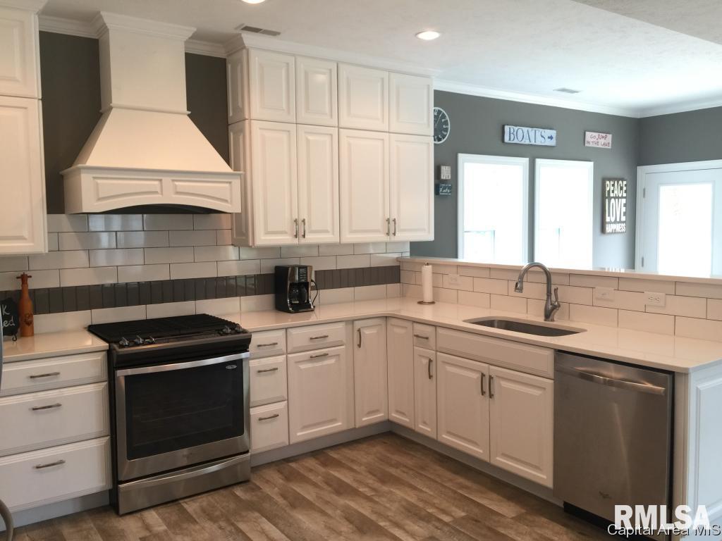 766 Persimmon Road Petersburg, IL 62675 - Photo 13 of 33 Gallery Image 13