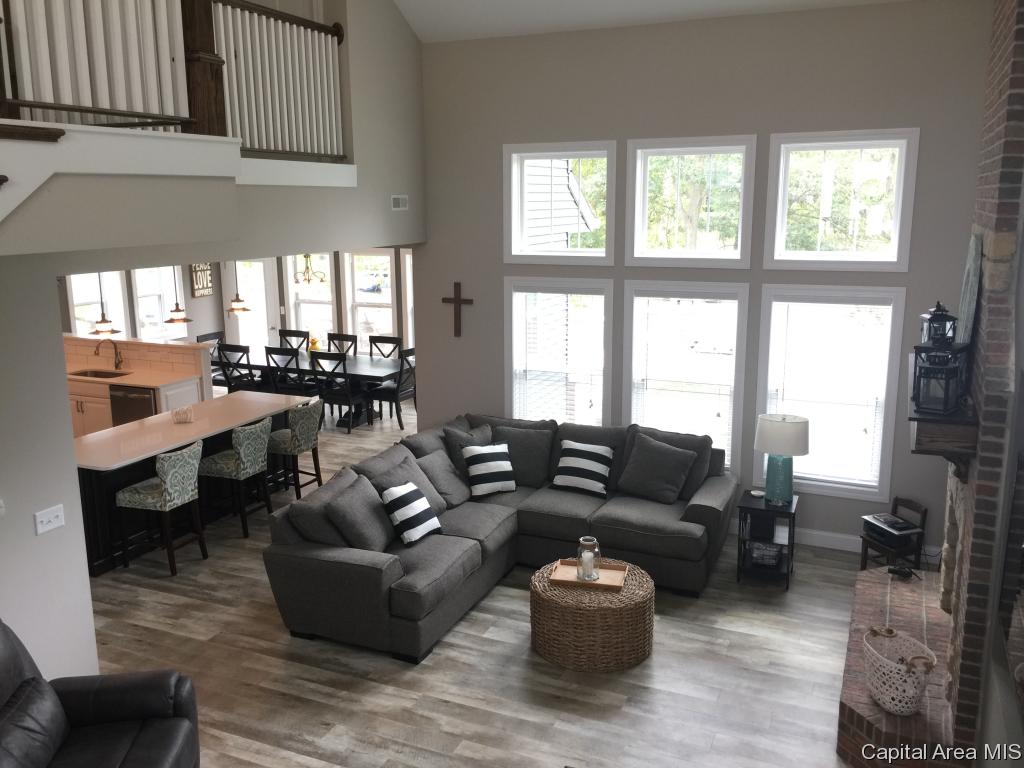 766 Persimmon Road Petersburg, IL 62675 - Photo 2 of 33 Gallery Image 2