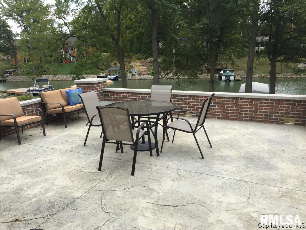 766 Persimmon Road Petersburg, IL 62675 - Photo 30 of 33 Gallery Image 30