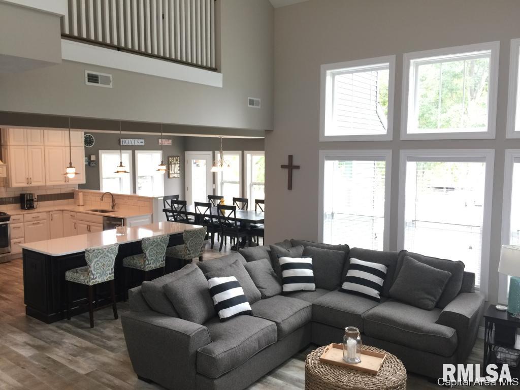 766 Persimmon Road Petersburg, IL 62675 - Photo 7 of 33 Gallery Image 7