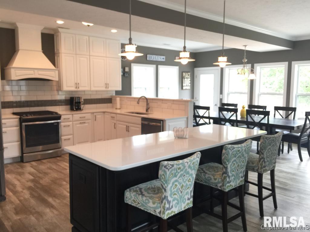 766 Persimmon Road Petersburg, IL 62675 - Photo 10 of 33 Gallery Image 10