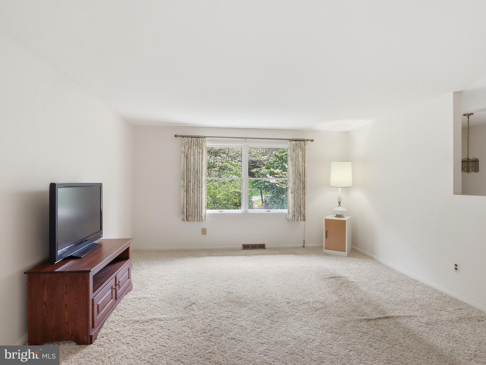 1926 Stringtown Road Sparks Glencoe, MD 21152 - Photo 13 of 46 Big Picture window makes for bright & cheery