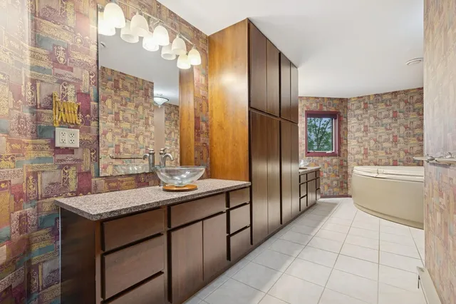 $1,150,000 | 10957 Highway 71 Northeast, Spicer, MN 56288