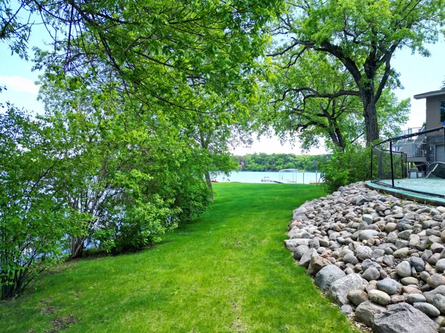 $1,150,000 | 10957 Highway 71 Northeast, Spicer, MN 56288