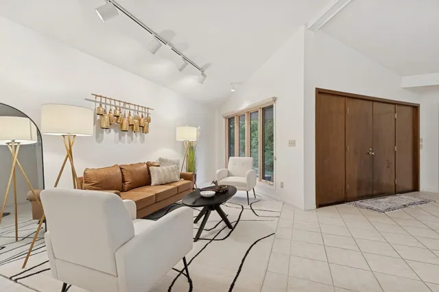 $1,150,000 | 10957 Highway 71 Northeast, Spicer, MN 56288