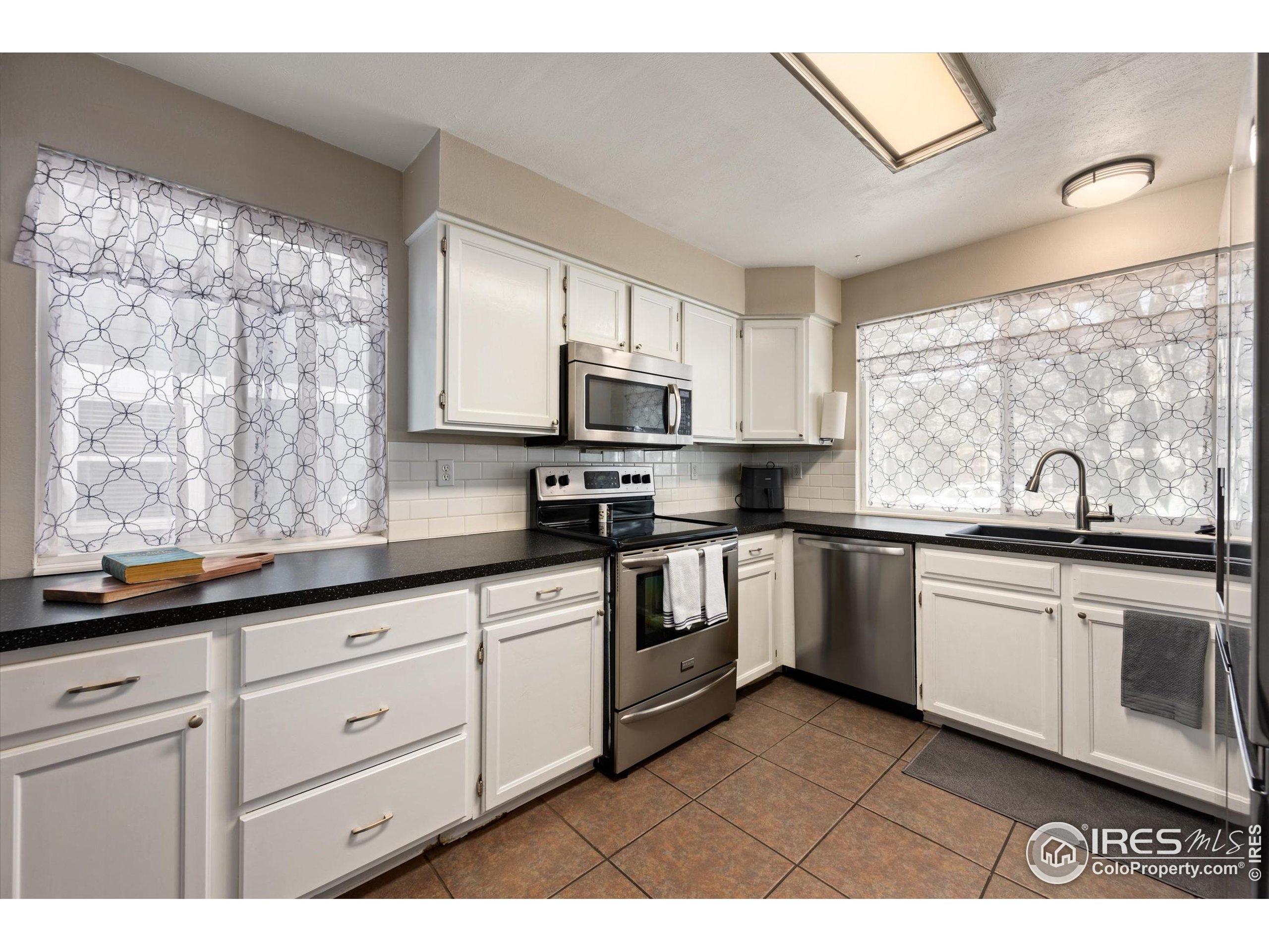 7328 South Gore Range Road Littleton, CO 80127 - Photo 11 of 38